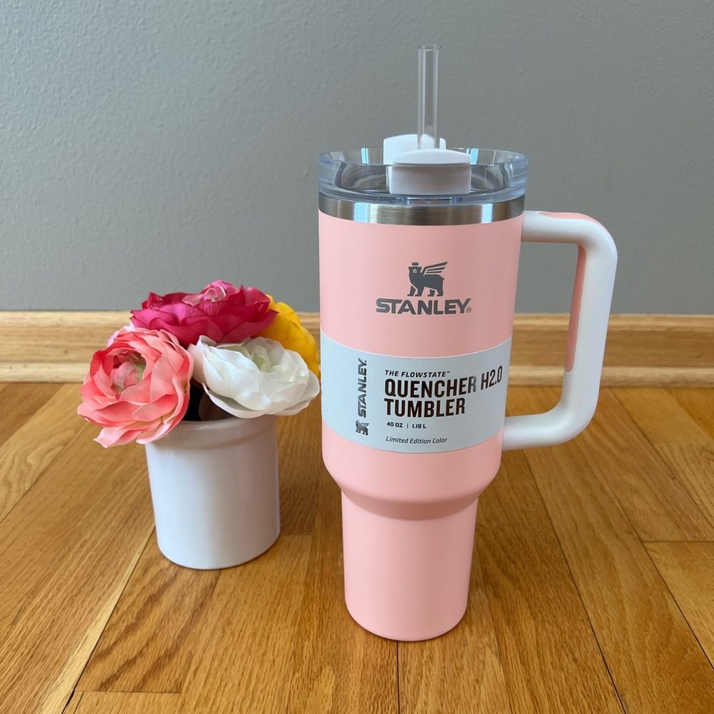 Target Exclusive Stanley 40 oz H2.0 FlowState Quencher Tumbler - Peach